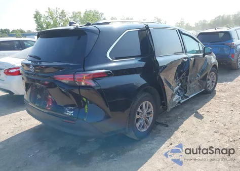 2022 Toyota Sienna Xle z USA, uszkodzony, nr VIN 5TDJRKEC1NS090515